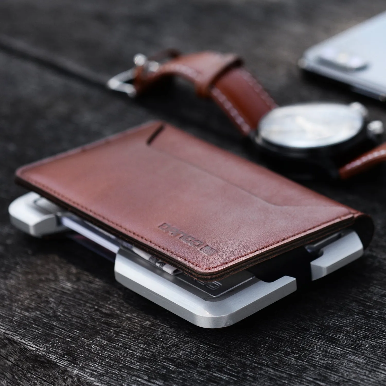 D01 DAPPER™ BIFOLD WALLET