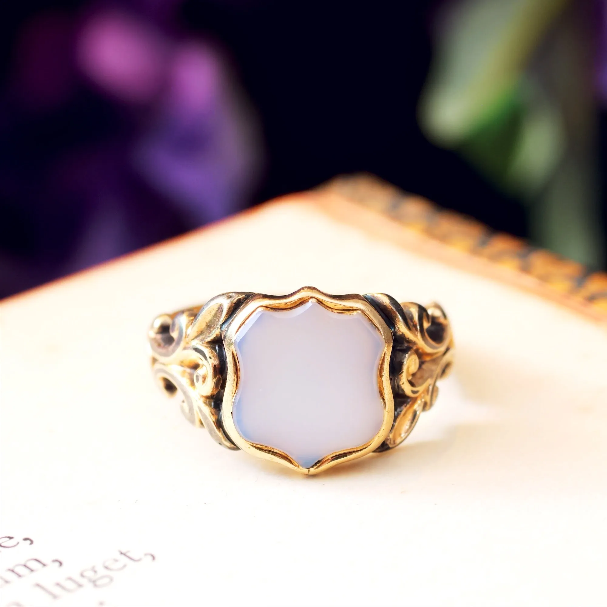 Decorative Antique Victorian Chalcedony Signet Ring